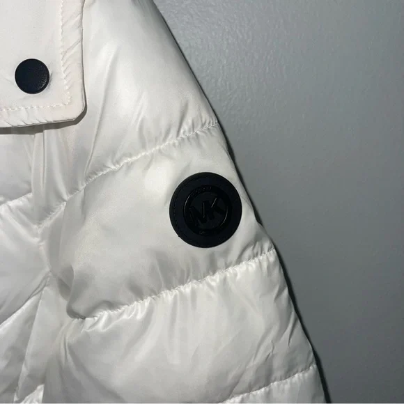 Michael Kors Hooded Puffer Jacket In White W/ Black Details New - Duplicate